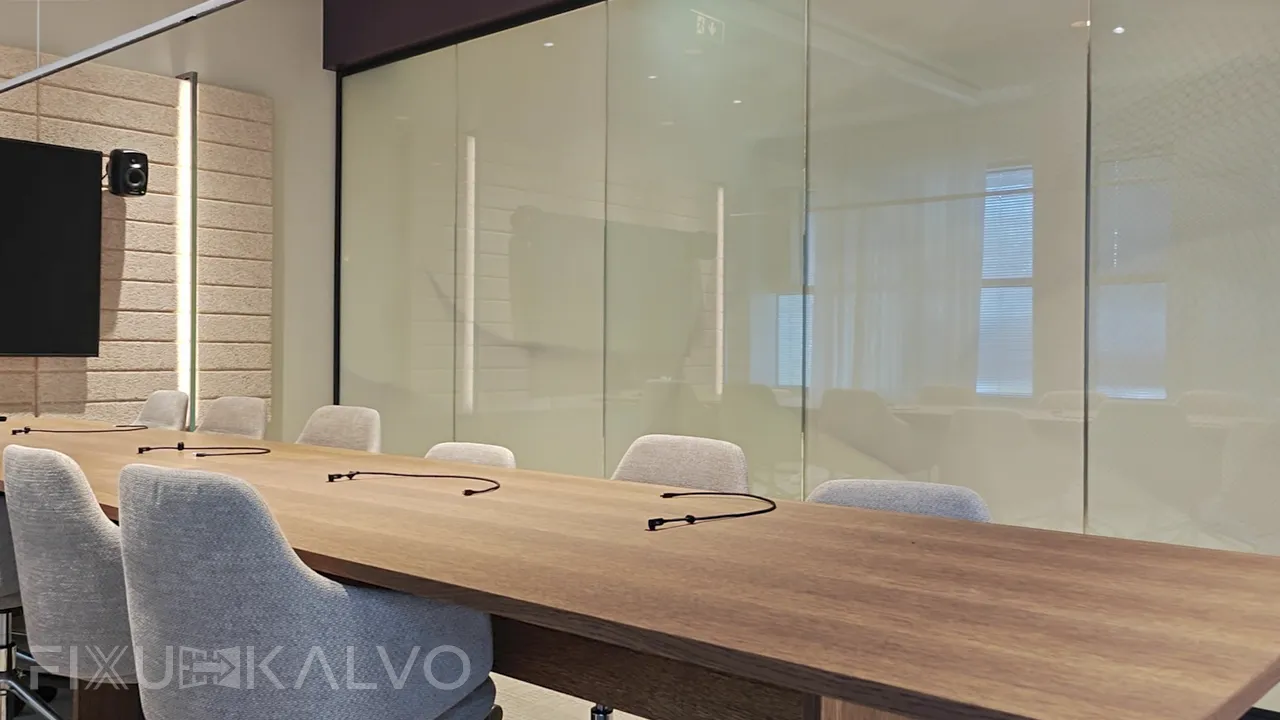 Älykalvot asennettuna Arkin toimistoon Keilaniemessä