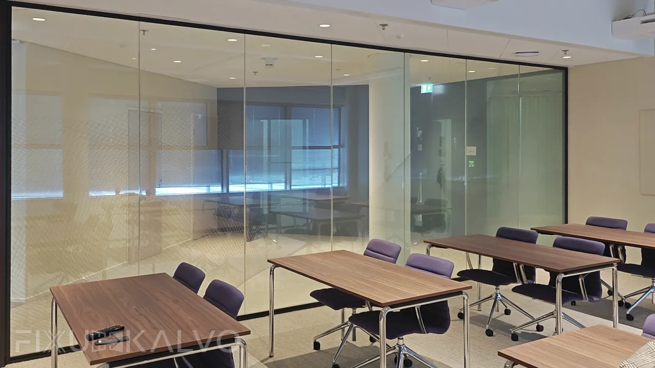 Älykalvot asennettuna Arkin toimistoon Keilaniemessä