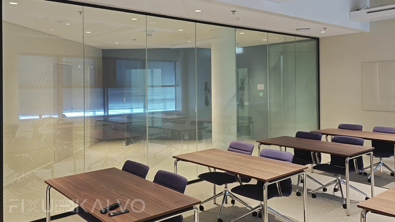 Älykalvot asennettuna Arkin toimistoon Keilaniemessä