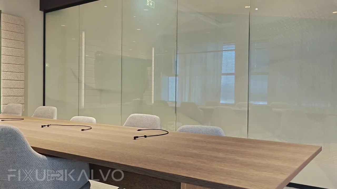 Älykalvot asennettuna Arkin toimistoon Keilaniemessä