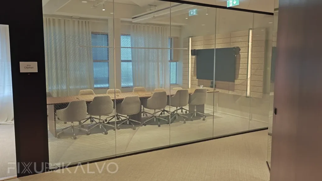 Älykalvot asennettuna Microsoftin toimistossa Keilaniemessä