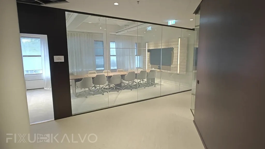 Älykalvot asennettuna Microsoftin toimistossa Keilaniemessä
