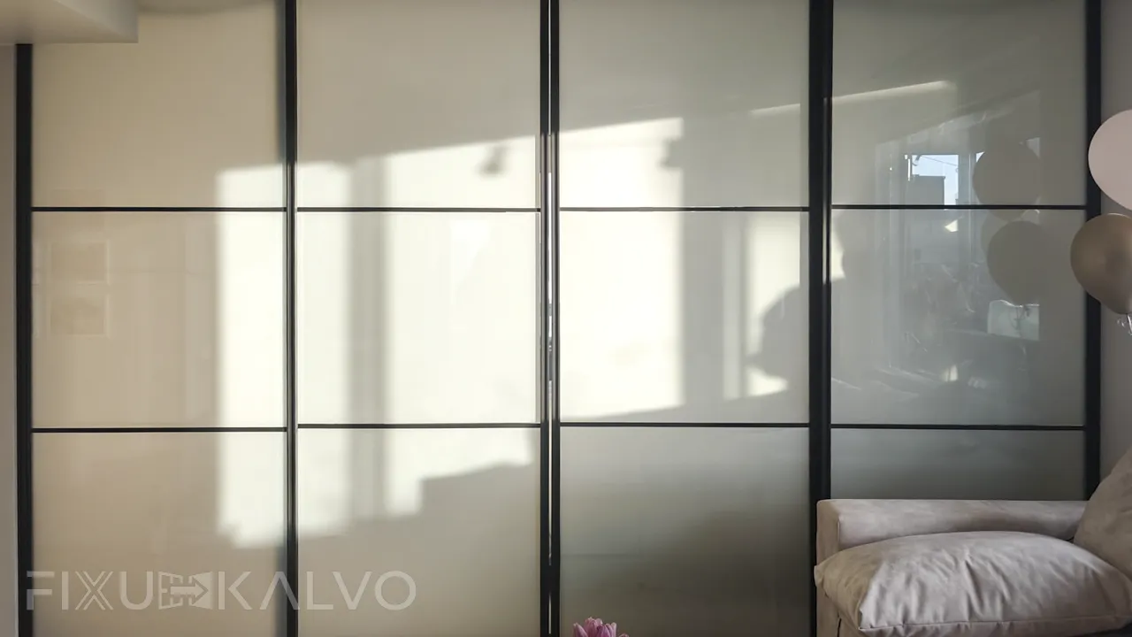 Älykalvot asennettu liukuoviin