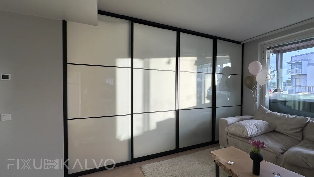 Älykalvot asennettu liukuoviin