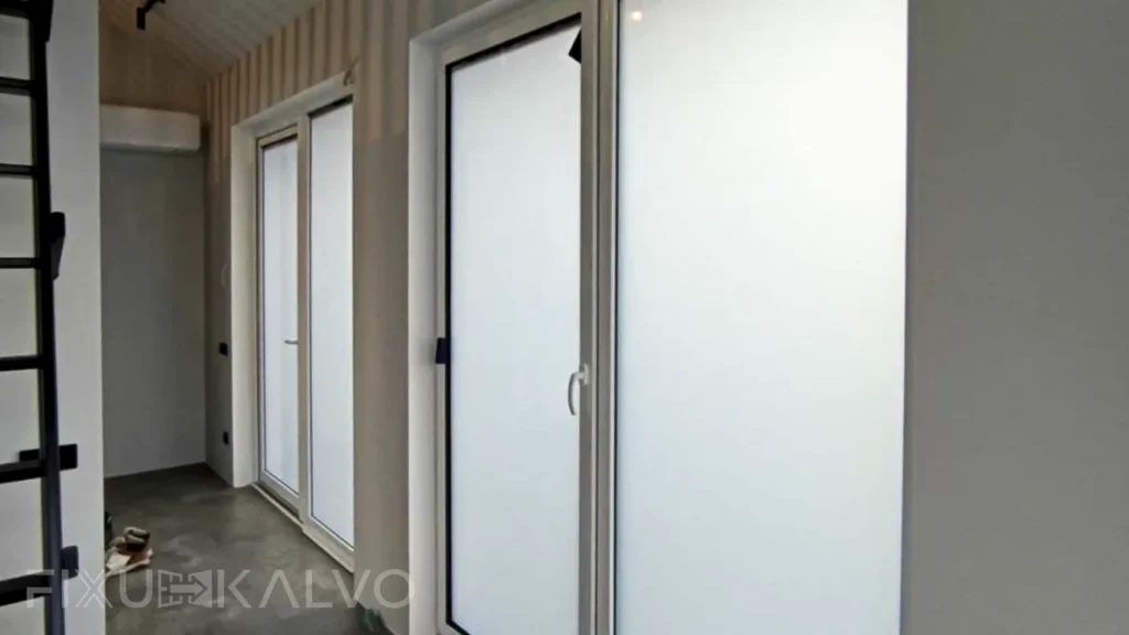 Älykalvot terassin edustalla