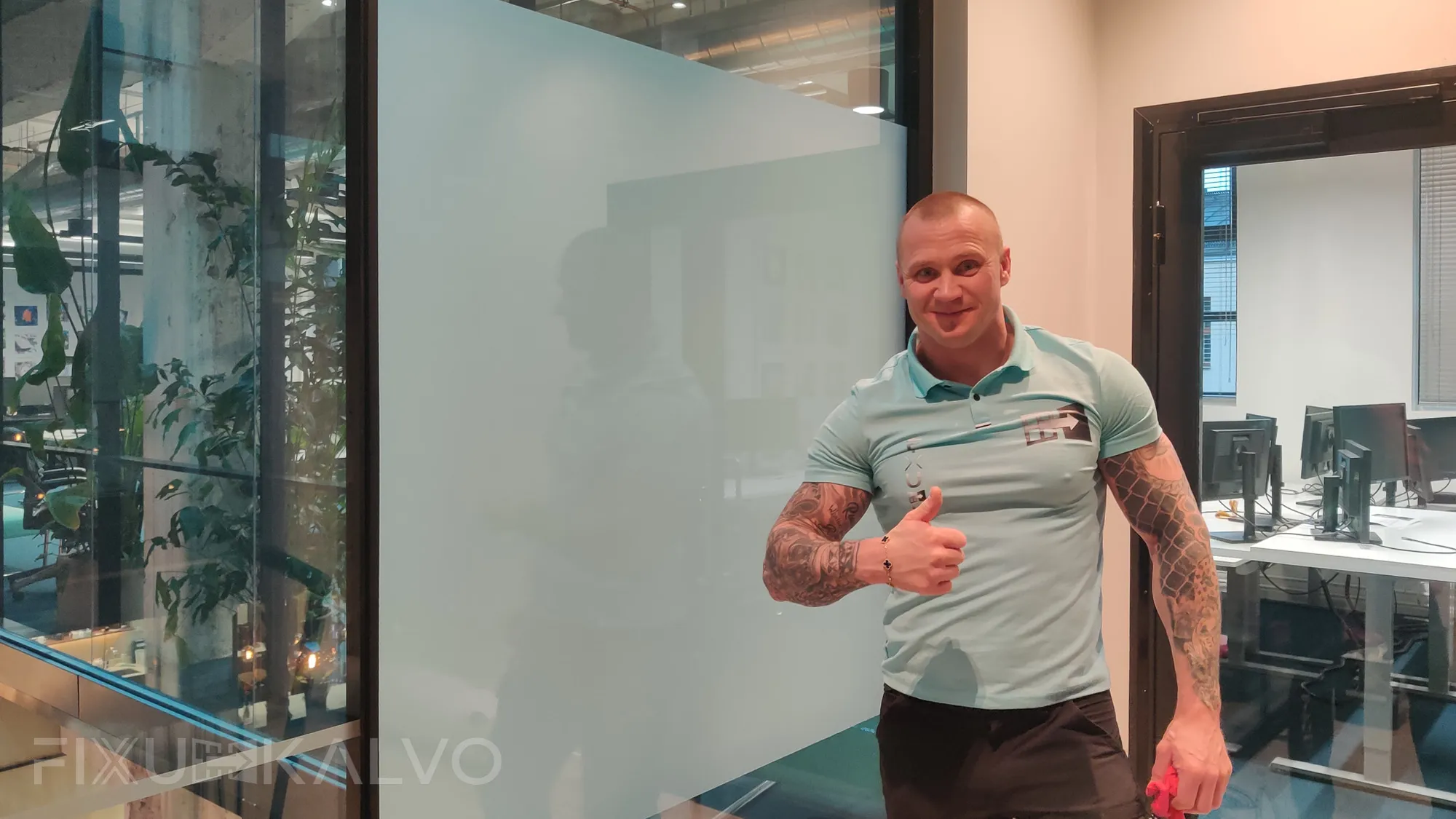 Älykalvojen asennustyö käytävään